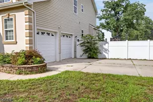 893 Lakehurst Ave, Jackson, NJ 08527 - Photo 3