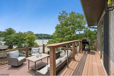 327 Squaw Trl, Hopatcong, NJ 07821 - Photo 37