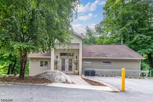 42 W Shore Dr, Vernon, NJ 07462 - Photo 1