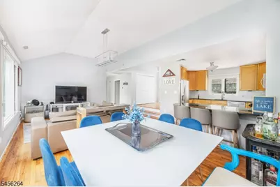 42 W Shore Dr, Vernon, NJ 07462 - Photo 9