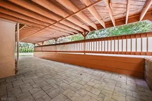 10 Elmwood Ct, Livingston, NJ 07039 - Photo 43