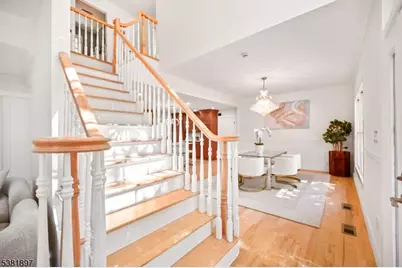 10 Elmwood Ct, Livingston, NJ 07039 - Photo 3