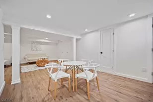 10 Elmwood Ct, Livingston, NJ 07039 - Photo 47