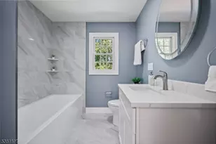 10 Elmwood Ct, Livingston, NJ 07039 - Photo 25