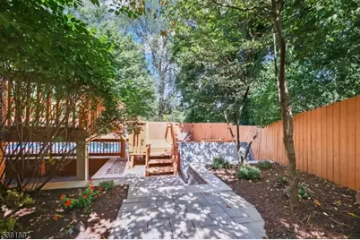 10 Elmwood Ct, Livingston, NJ 07039 - Photo 39