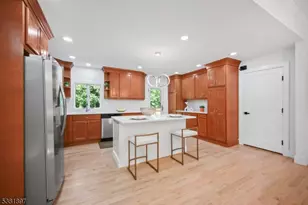 10 Elmwood Ct, Livingston, NJ 07039 - Photo 11