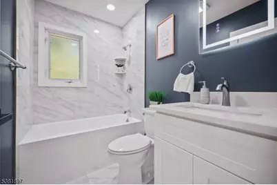 10 Elmwood Ct, Livingston, NJ 07039 - Photo 23