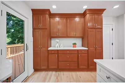 10 Elmwood Ct, Livingston, NJ 07039 - Photo 15