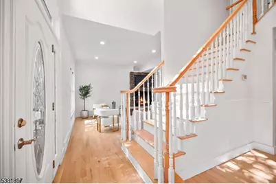 10 Elmwood Ct, Livingston, NJ 07039 - Photo 5