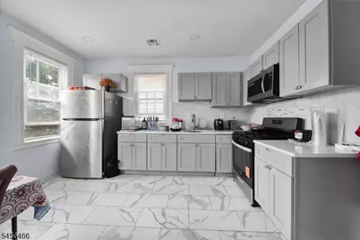18 Eliis Ave, Irvington, NJ 07111 - Photo 3