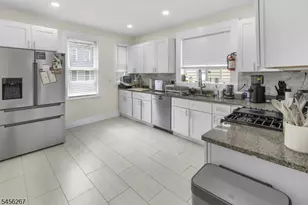 233 S Clinton St, East Orange, NJ 07018 - Photo 9