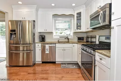 30 Center St, Butler, NJ 07405 - Photo 9