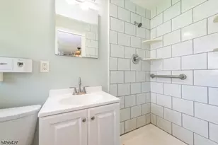 23 Urma Pl, Bloomfield, NJ 07003 - Photo 17