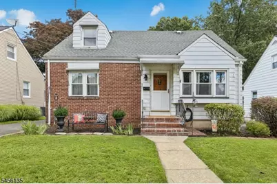 827 Pine St, Roselle Park, NJ 07204 - Photo 1