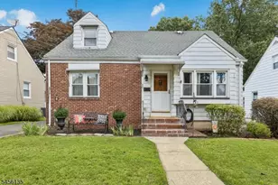 827 Pine St, Roselle Park, NJ 07204 - Photo 1