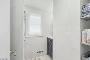 827 Pine St, Roselle Park, NJ 07204 - Photo 19