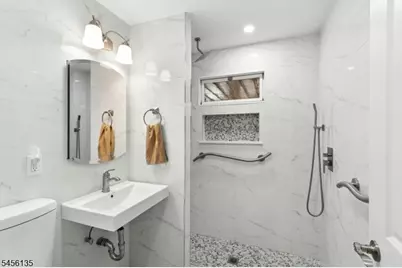 827 Pine St, Roselle Park, NJ 07204 - Photo 13