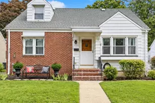 827 Pine St, Roselle Park, NJ 07204 - Photo 1