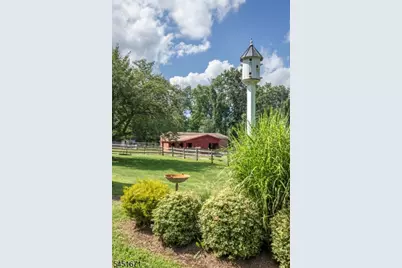 5 Scarlet Oak Rd, Tewksbury Township, NJ 07830 - Photo 11