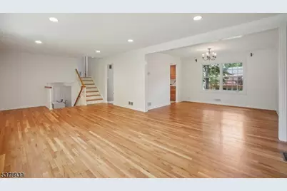 15 Mansfield Ct, Livingston, NJ 07039 - Photo 5