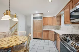 15 Mansfield Ct, Livingston, NJ 07039 - Photo 9