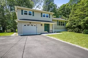 15 Mansfield Ct, Livingston, NJ 07039 - Photo 1