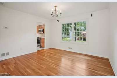 15 Mansfield Ct, Livingston, NJ 07039 - Photo 7