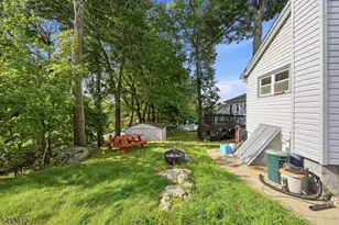 305 Tulsa Trail, Hopatcong, NJ 07843 - Photo 17