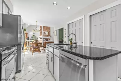 20 Stonebridge Rd, Union Township, NJ 08827 - Photo 5