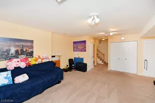 27 Tanager Ct, Wayne, NJ 07470 - Photo 9