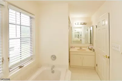 27 Tanager Ct, Wayne, NJ 07470 - Photo 21