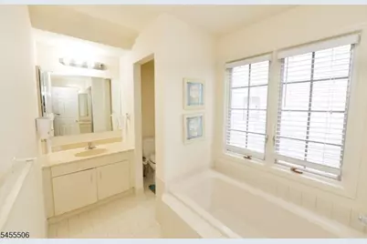 27 Tanager Ct, Wayne, NJ 07470 - Photo 17