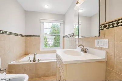 207 Stonehouse Rd, Bloomfield, NJ 07028 - Photo 15