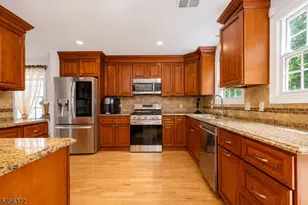 207 Stonehouse Rd, Bloomfield, NJ 07028 - Photo 5