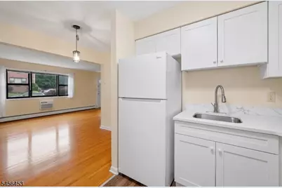 7 E Colonial Dr #E, Little Falls Township, NJ 07424 - Photo 5
