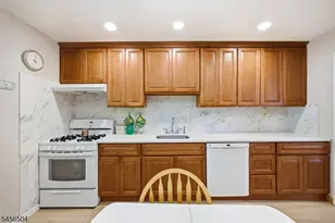 15 Mitchell Rd, Parsippany, NJ 07054 - Photo 9