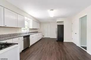 25 Lincoln Ave, Piscataway Township, NJ 08854 - Photo 5