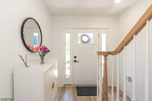 8 Deans Ct, Fairfield, NJ 07004 - Photo 3