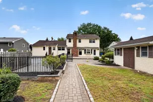 25 Princeton Dr, Middlesex, NJ 08846 - Photo 25