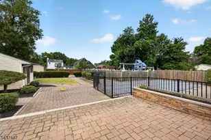 25 Princeton Dr, Middlesex, NJ 08846 - Photo 21