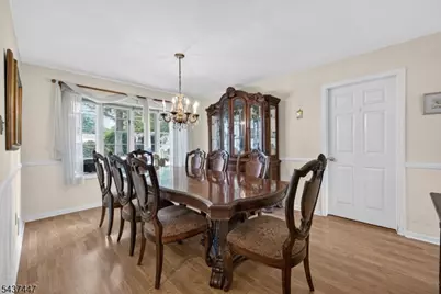 25 Princeton Dr, Middlesex, NJ 08846 - Photo 7