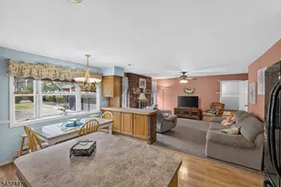 25 Princeton Dr, Middlesex, NJ 08846 - Photo 9