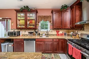 2 Garden Hills Dr, Franklin Township, NJ 08873 - Photo 11