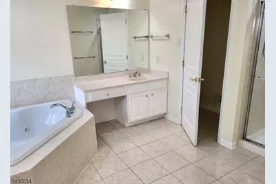 112 Independence Trl #112, Totowa, NJ 07512 - Photo 17
