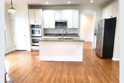 112 Independence Trl #112, Totowa, NJ 07512 - Photo 7