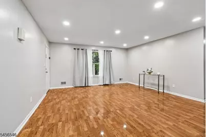 584 Thomas Blvd #1A, East Orange, NJ 07017 - Photo 5