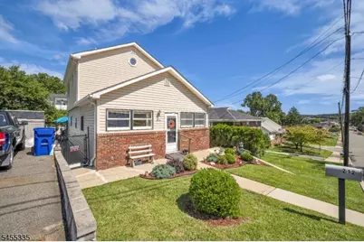212 Gordon Ave, Totowa, NJ 07512 - Photo 3