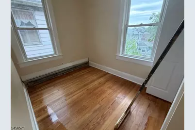 407 Knopf St, Linden, NJ 07036 - Photo 5