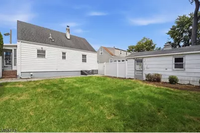 21 Harrison St, Little Falls Township, NJ 07424 - Photo 3