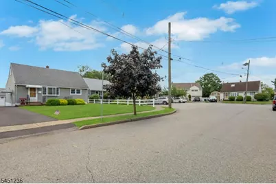 77 High, Clifton, NJ 07014 - Photo 5